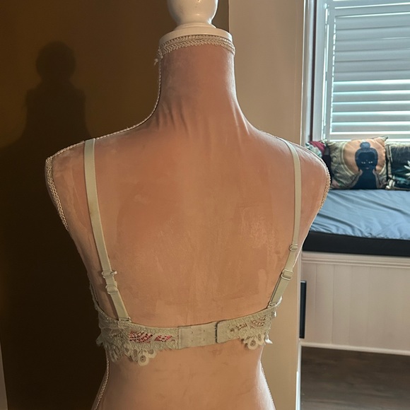 light blue lace vintage bra - Picture 4 of 8